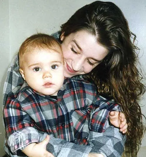 Justin Bieber Early Life Justin Bieber Early Life